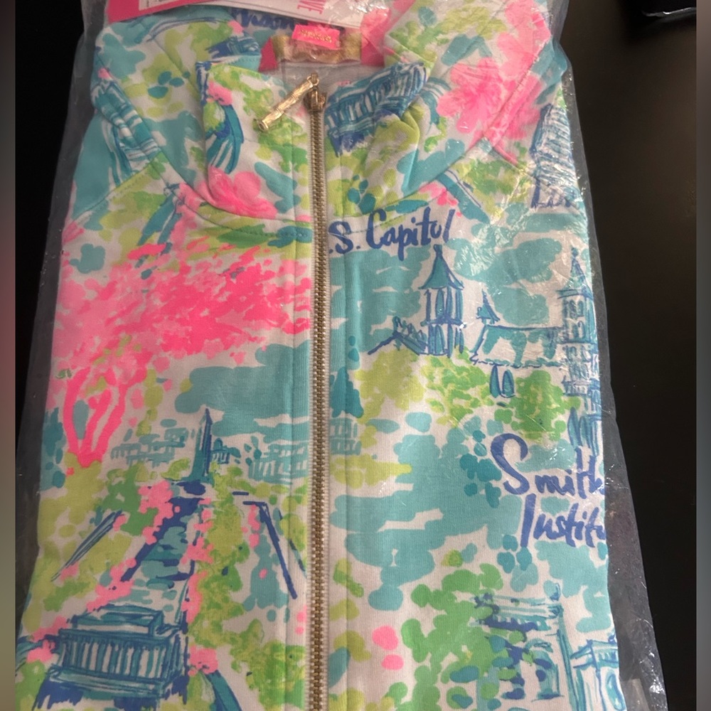 Lilly Pulitzer popover Lilly Loves DC - Picture 2 of 2